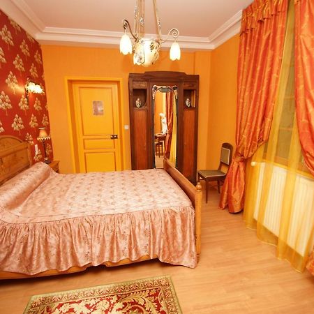 Bed and Breakfast Le Manoir Des Arts Saint-Samson-de-Bonfossé Esterno foto
