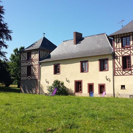 Bed and Breakfast Le Manoir Des Arts Saint-Samson-de-Bonfossé Esterno foto